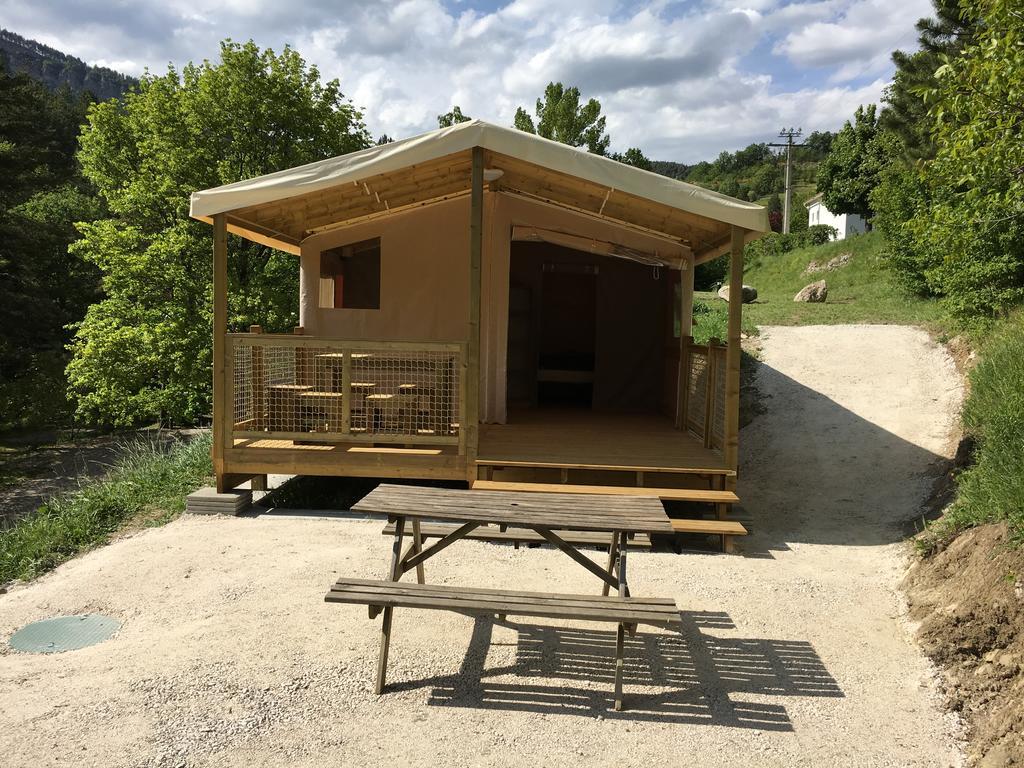 Camping Calme Et Nature Castellane Exterior photo